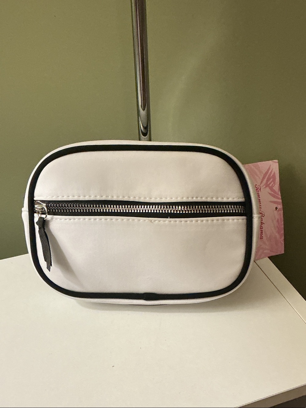 Tommy Bahama Active NWT White Belt Crossbody Bag with Black Trim